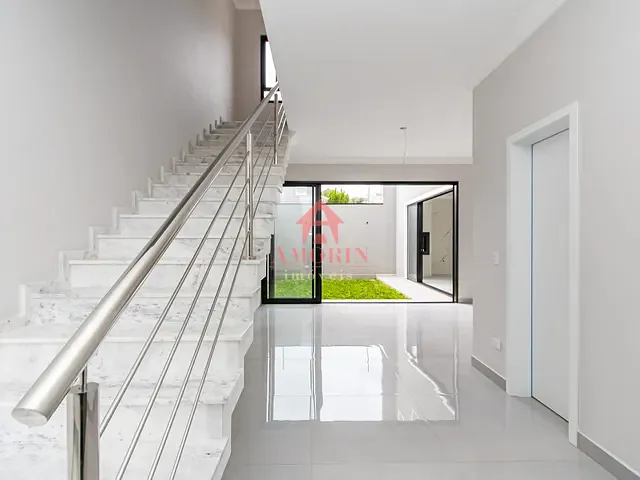 Sobrado com 198m² 3 quartos e 3 banheiros, à venda, no bairro Umbará em Curitiba