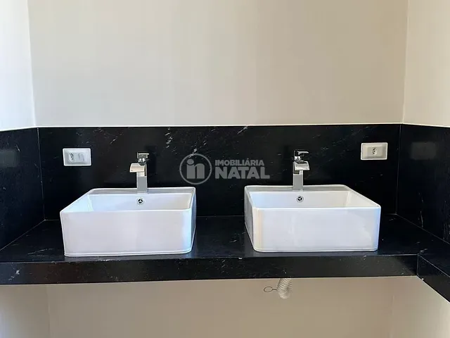 Sobrado com 275m² 3 quartos e 5 banheiros, à venda, no bairro Gleba Simon Frazer em Londrina