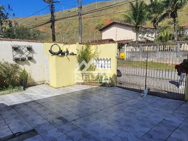 Sobrado com 290m² 6 quartos e 7 banheiros, à venda, no bairro Loteamento Balneario Camburi em Caraguatatuba