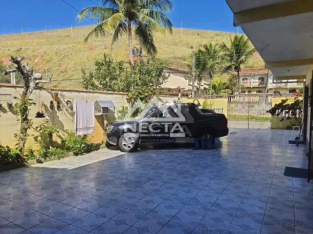 Sobrado com 290m² 6 quartos e 7 banheiros, à venda, no bairro Loteamento Balneario Camburi em Caraguatatuba