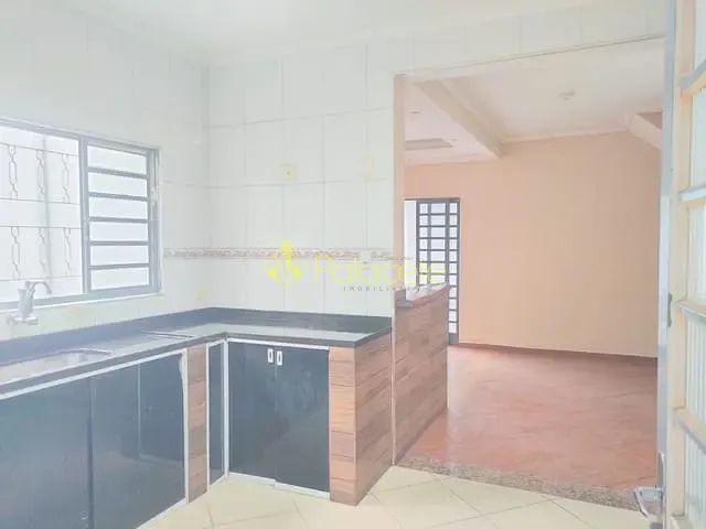Sobrado com 125m² 3 quartos e 4 banheiros, à venda, no bairro Centro em Potim