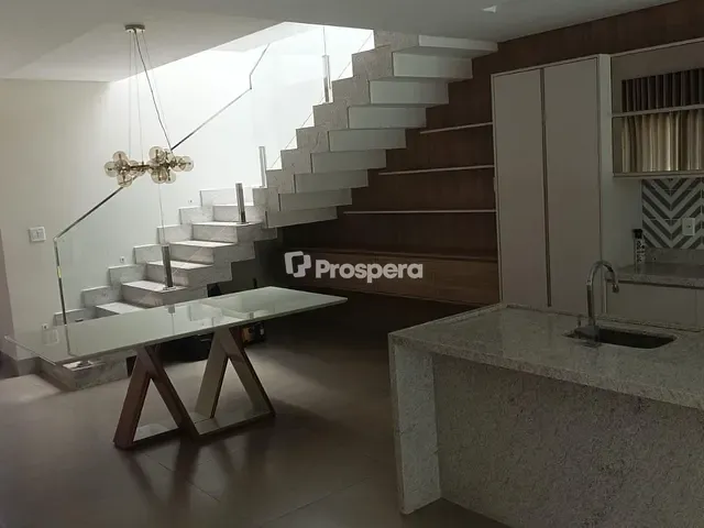 Sobrado com 210m² 4 quartos e 5 banheiros, à venda, no bairro Cidade Vera Cruz em Aparecida de Goiânia