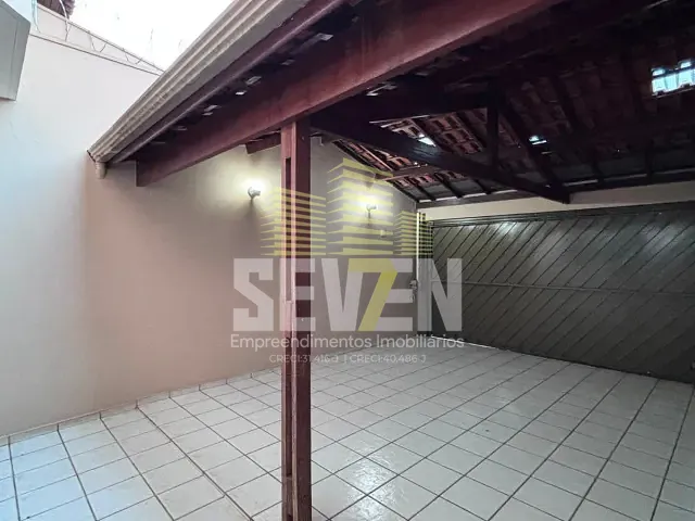 Sobrado com 132m² 3 quartos e 3 banheiros, à venda ou para alugar, no bairro Vila Cardia em Bauru