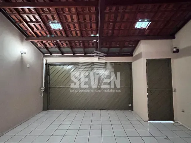 Sobrado com 132m² 3 quartos e 3 banheiros, à venda ou para alugar, no bairro Vila Cardia em Bauru