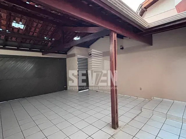 Sobrado com 132m² 3 quartos e 3 banheiros, à venda ou para alugar, no bairro Vila Cardia em Bauru