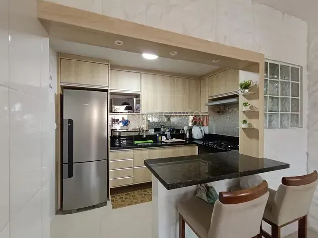 Sobrado com 150m² 4 quartos e 4 banheiros, à venda, no bairro Tatuquara em Curitiba