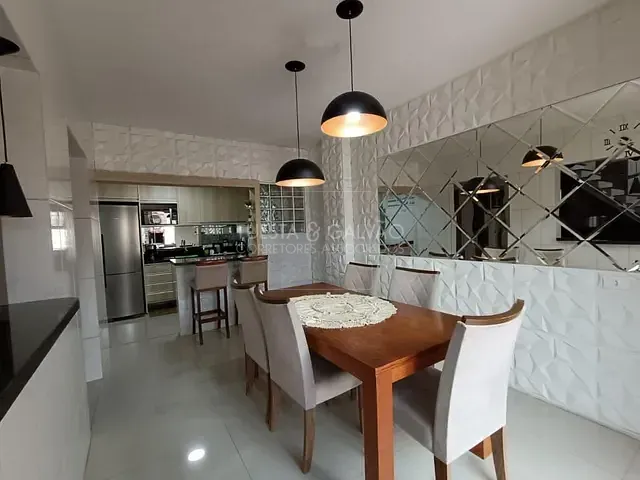 Sobrado com 150m² 4 quartos e 4 banheiros, à venda, no bairro Tatuquara em Curitiba