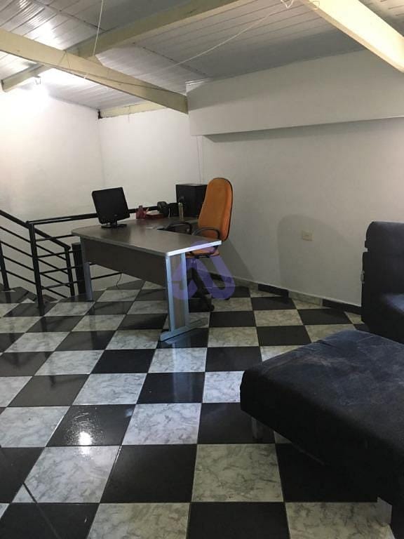 Sobrado à venda com 3 quartos, 10m² - Foto 34