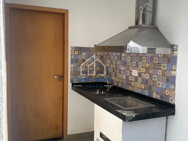 Sobrado 3 quartos e 1 banheiro, à venda, no bairro Vila Areao em Taubaté
