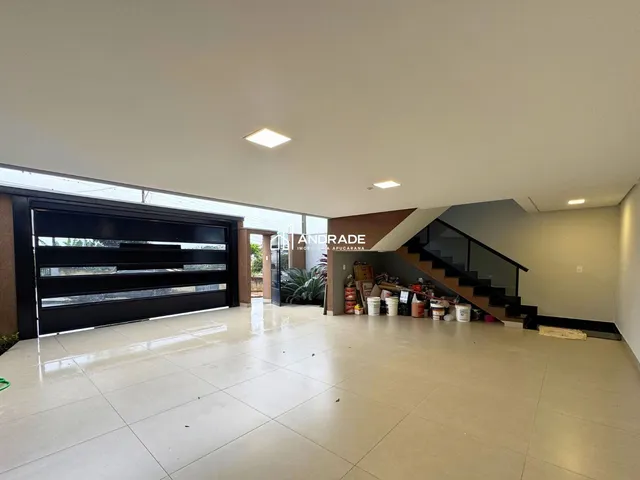 Sobrado com 183m² 3 quartos e 2 banheiros, à venda, no bairro Vila Martins em Apucarana