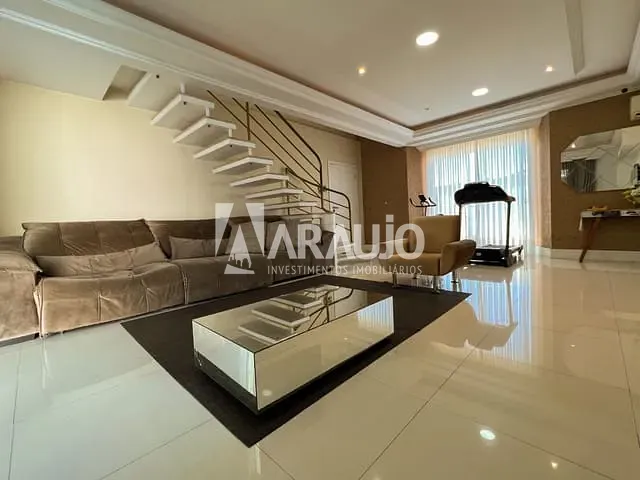 Sobrado com 250m² 3 quartos e 2 banheiros, à venda, no bairro São João em Itajaí