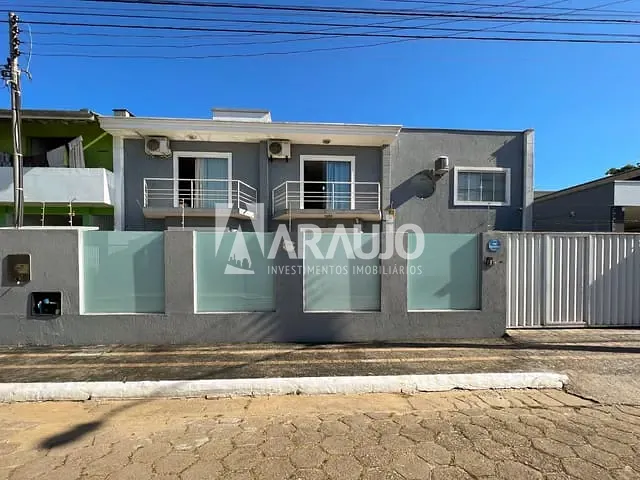 Sobrado com 250m² 3 quartos e 2 banheiros, à venda, no bairro São João em Itajaí