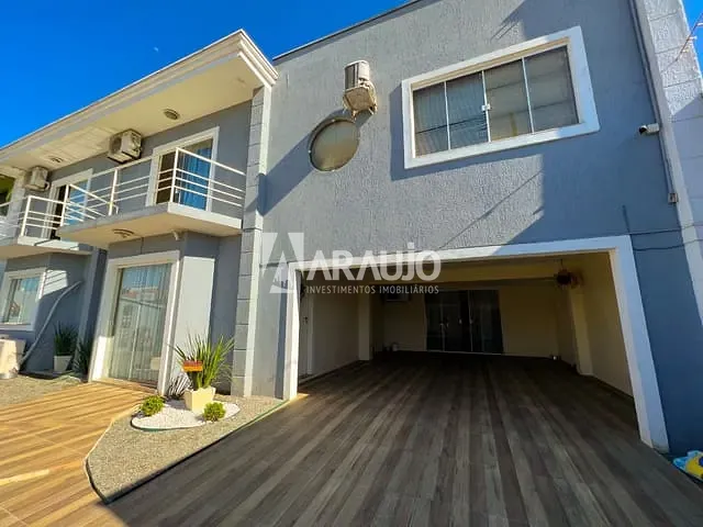 Sobrado com 250m² 3 quartos e 2 banheiros, à venda, no bairro São João em Itajaí