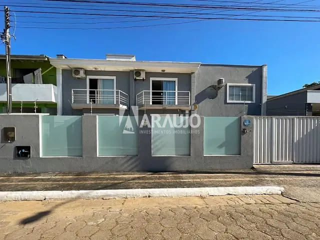 Sobrado com 250m² 3 quartos e 2 banheiros, à venda, no bairro São João em Itajaí