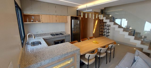 Sobrado com 173m² 3 quartos e 4 banheiros, à venda, no bairro Setor Jaó em Goiânia