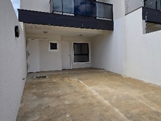 Sobrado com 137m² 3 quartos e 3 banheiros, à venda, no bairro Uvaranas em Ponta Grossa