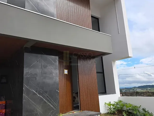 Sobrado com 220m² 3 quartos e 4 banheiros, à venda, no bairro Condomínio Vivere Parc em Apucarana