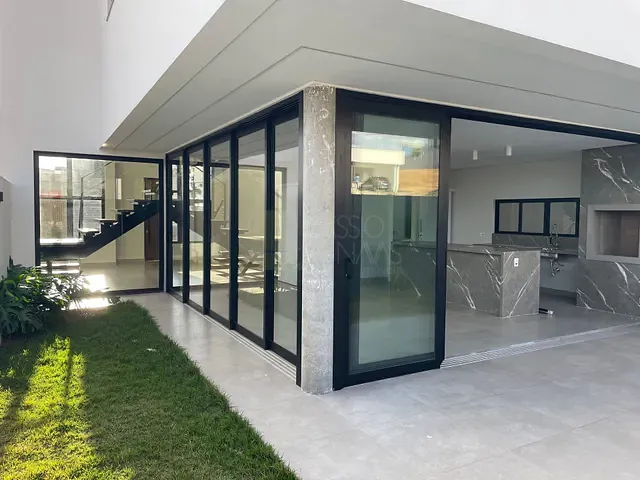 Sobrado com 220m² 3 quartos e 4 banheiros, à venda, no bairro Condomínio Vivere Parc em Apucarana