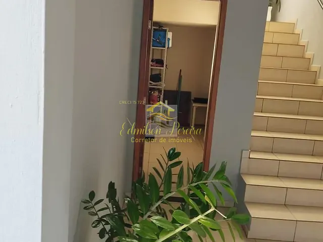 Sobrado com 250m² 3 quartos e 4 banheiros, à venda, no bairro Jardim do Leste em Londrina