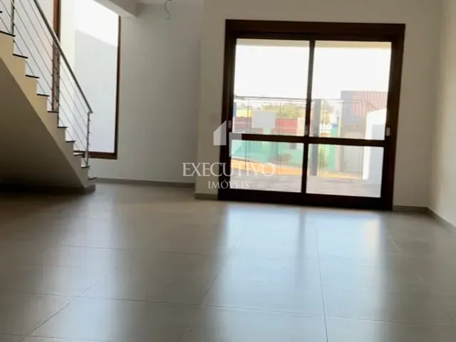 Sobrado com 168m² 3 quartos e 2 banheiros, à venda ou para alugar, no bairro Montanha em Lajeado