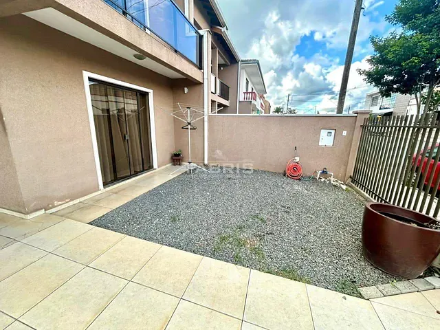Sobrado 3 quartos e 2 banheiros, à venda, no bairro Salgadinho em Campo Largo