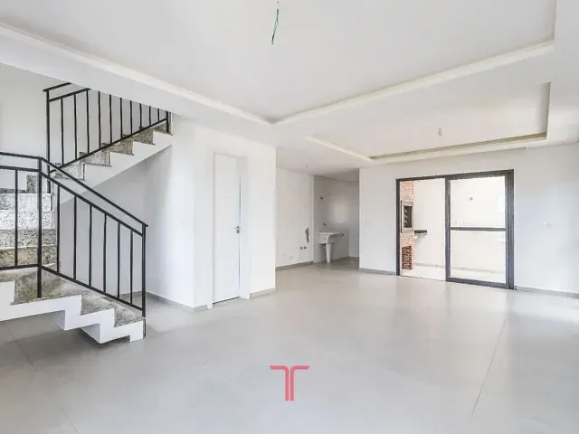 Sobrado com 123m² 3 quartos e 3 banheiros, à venda, no bairro Lindóia em Curitiba