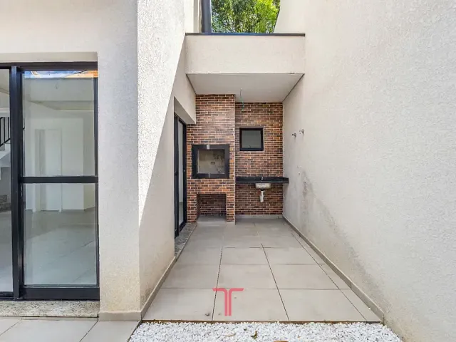 Sobrado com 123m² 3 quartos e 3 banheiros, à venda, no bairro Lindóia em Curitiba