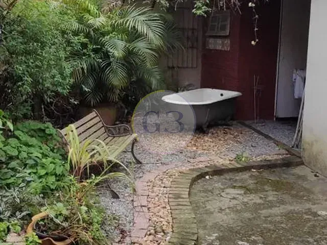 Sobrado 2 quartos e 1 banheiro, para alugar, no bairro Centro em Pelotas