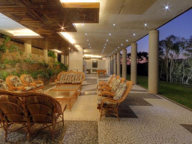 Casa com 2957m² 5 quartos e 7 banheiros, à venda, no bairro Menino Deus em Quatro Barras