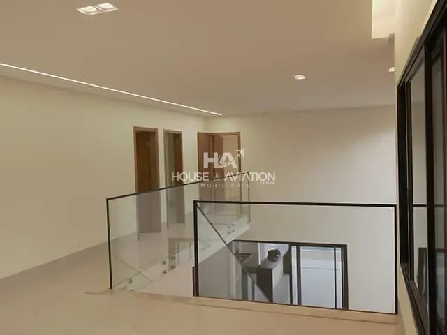 Sobrado com 680m² 4 quartos e 5 banheiros, à venda, no bairro Condomínio do Lago 1ª Etapa em Goiânia
