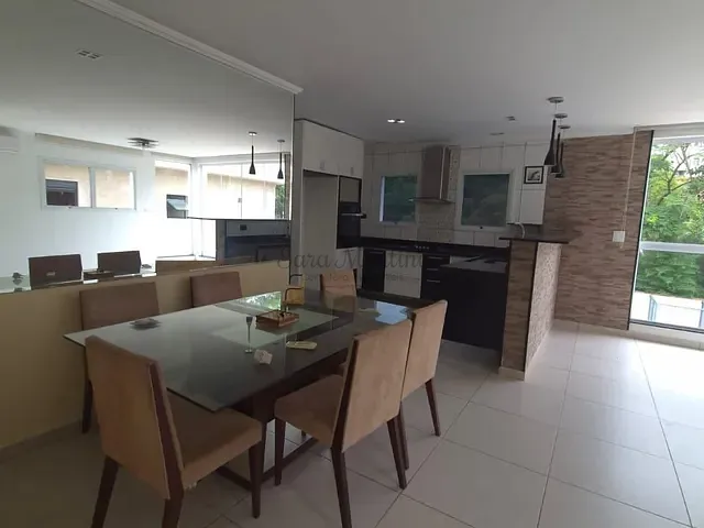 Sobrado com 360m² 3 quartos e 3 banheiros, à venda, no bairro Jardim Caiapiá em Cotia
