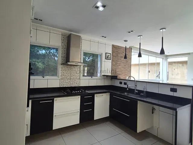 Sobrado com 360m² 3 quartos e 3 banheiros, à venda, no bairro Jardim Caiapiá em Cotia