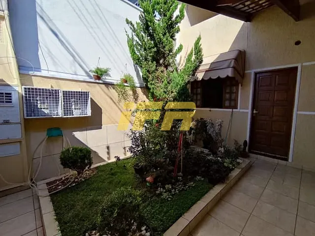 Sobrado com 250m² 5 quartos e 4 banheiros, à venda, no bairro Jardim Independência em Taubaté