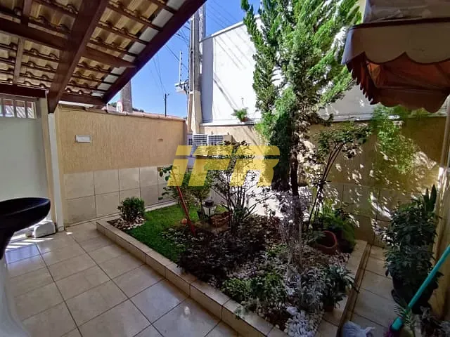 Sobrado com 250m² 5 quartos e 4 banheiros, à venda, no bairro Jardim Independência em Taubaté