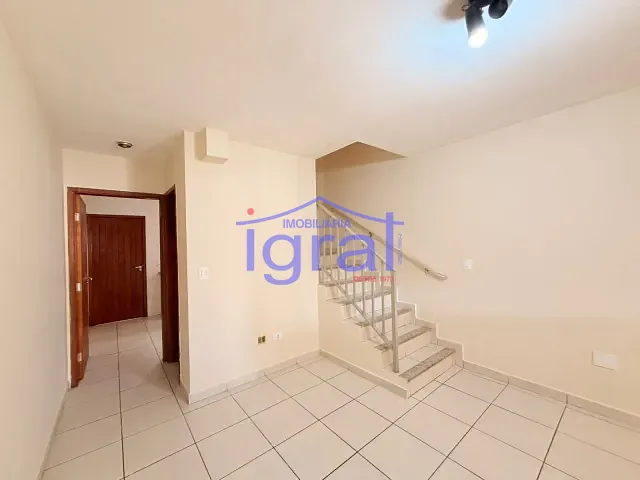 Sobrado 2 quartos e 2 banheiros, para alugar, no bairro Vila Guarani (Z Sul) em São Paulo