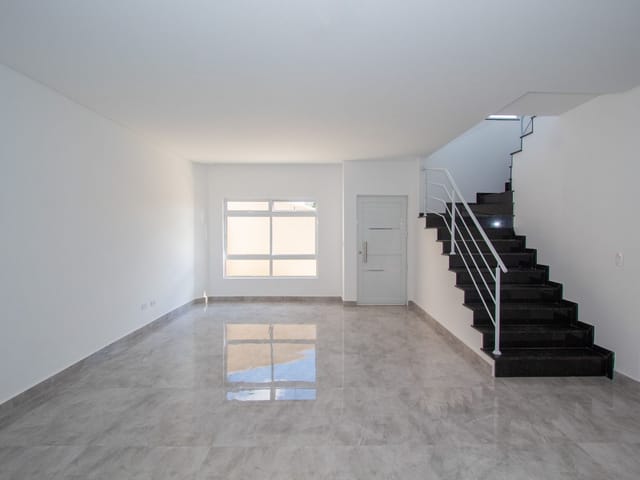 Sobrado com 90m² 3 quartos e 3 banheiros, à venda, no bairro Boqueirão em Curitiba