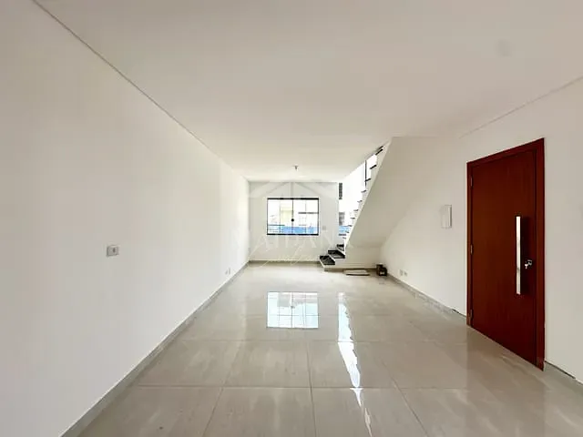 Sobrado com 142m² 3 quartos e 1 banheiro, à venda, no bairro Costeira em São José dos Pinhais