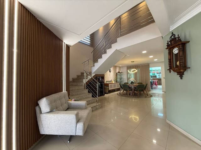 Sobrado com 434m² 4 quartos e 5 banheiros, à venda, no bairro Cidade Vera Cruz em Aparecida de Goiânia