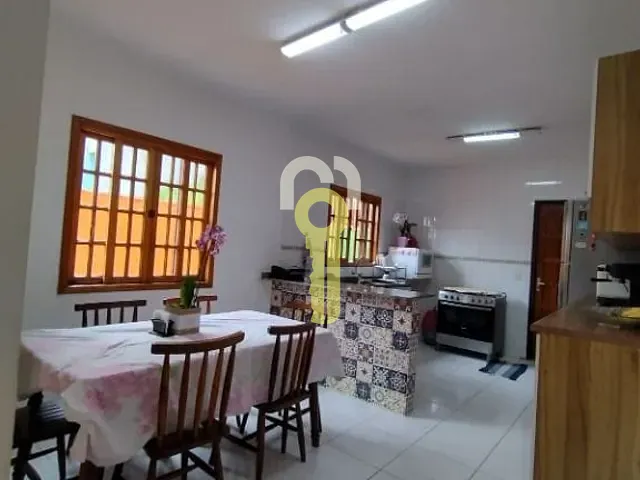 Sobrado com 130m² 3 quartos e 3 banheiros, à venda, no bairro Jardim Rio das Pedras em Cotia
