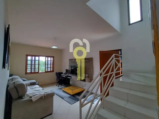 Sobrado com 130m² 3 quartos e 3 banheiros, à venda, no bairro Jardim Rio das Pedras em Cotia