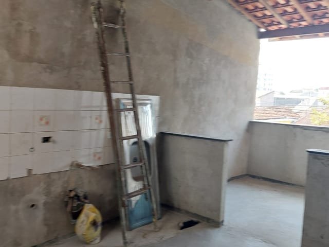Sobrado com 301m² 4 quartos e 3 banheiros, à venda, no bairro Parque Santo Antônio em Taubaté