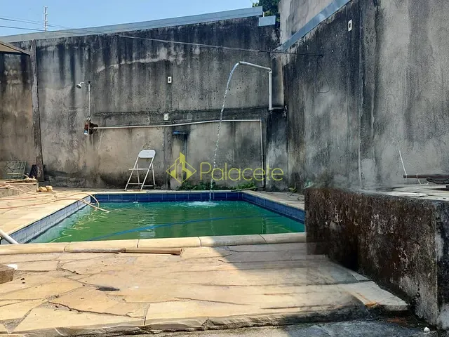 Sobrado com 301m² 4 quartos e 3 banheiros, à venda, no bairro Parque Santo Antônio em Taubaté