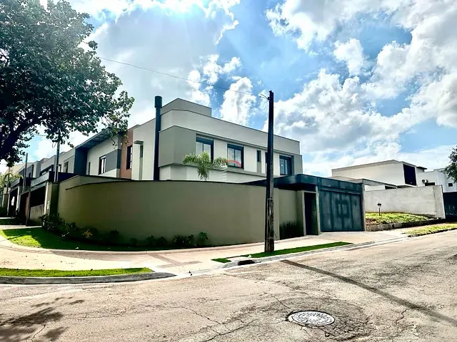 Sobrado com 181m² 3 quartos e 4 banheiros, à venda, no bairro Jardim Burle Marx em Londrina