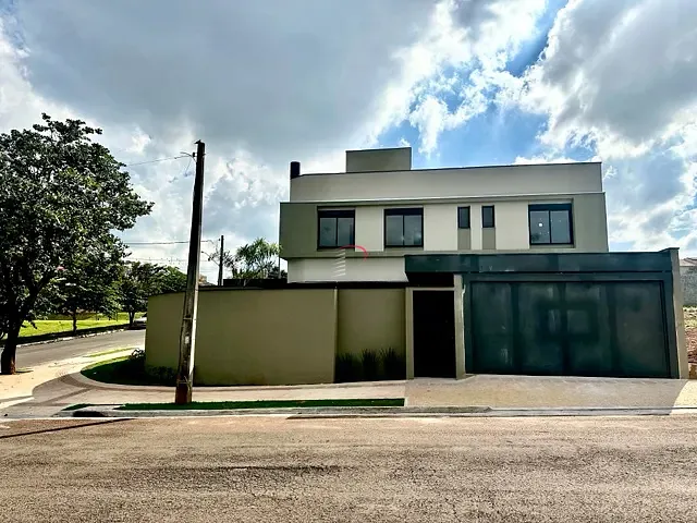 Sobrado com 181m² 3 quartos e 4 banheiros, à venda, no bairro Jardim Burle Marx em Londrina