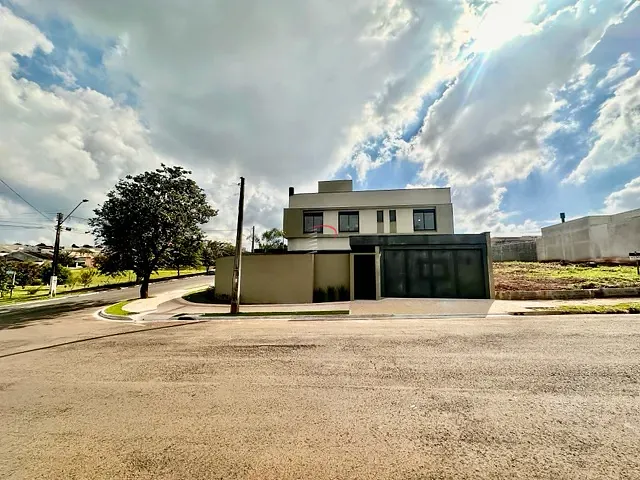Sobrado com 181m² 3 quartos e 4 banheiros, à venda, no bairro Jardim Burle Marx em Londrina