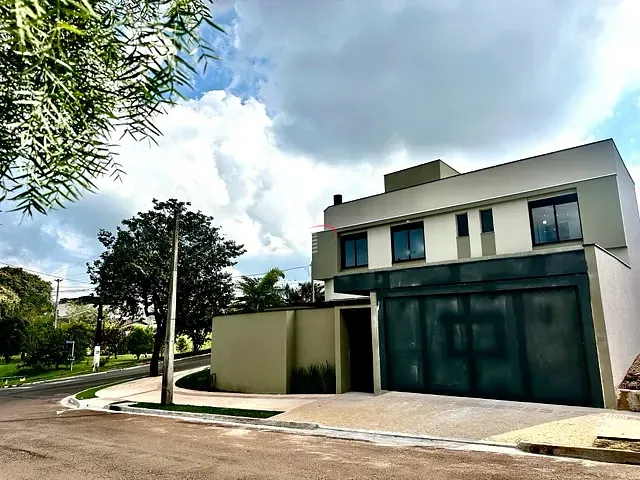 Sobrado com 181m² 3 quartos e 4 banheiros, à venda, no bairro Jardim Burle Marx em Londrina