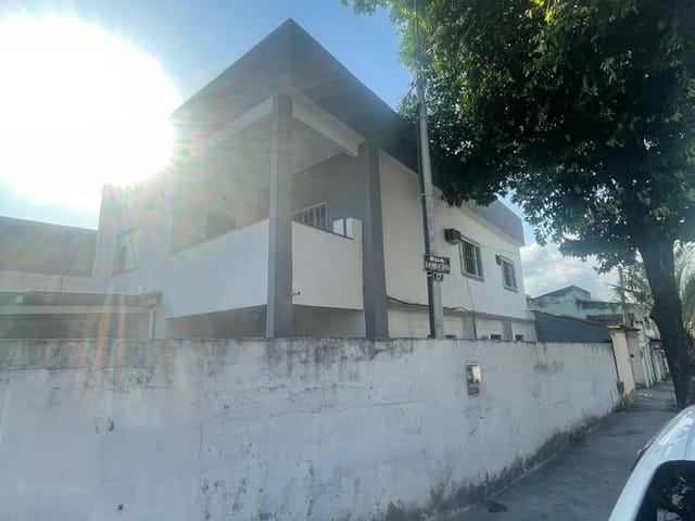 Sobrado com 210m² 6 quartos e 2 banheiros, à venda, no bairro Campo Grande em Rio de Janeiro
