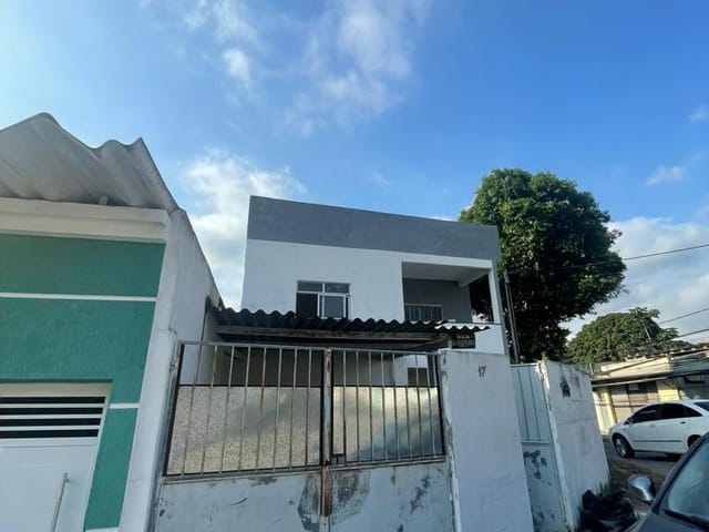 Sobrado com 210m² 6 quartos e 2 banheiros, à venda, no bairro Campo Grande em Rio de Janeiro