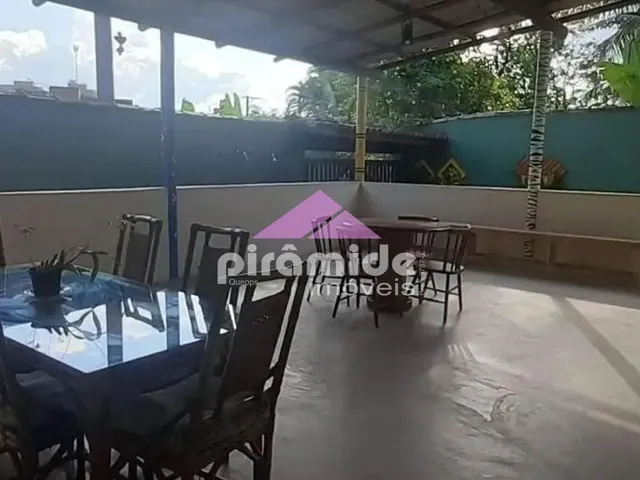 Sobrado com 315m² 3 quartos e 5 banheiros, à venda, no bairro Martim de Sá em Caraguatatuba