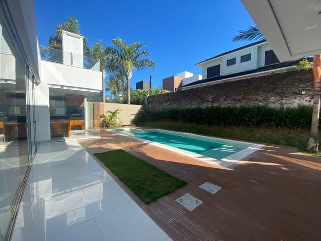 Foto do Sobrado - Mansão a venda Cond. Alplhaville  Imbuias Londrina, 4 quartos, suíte master, coser, hidromassagem, piscina privativa, Londrina PR. | Taive